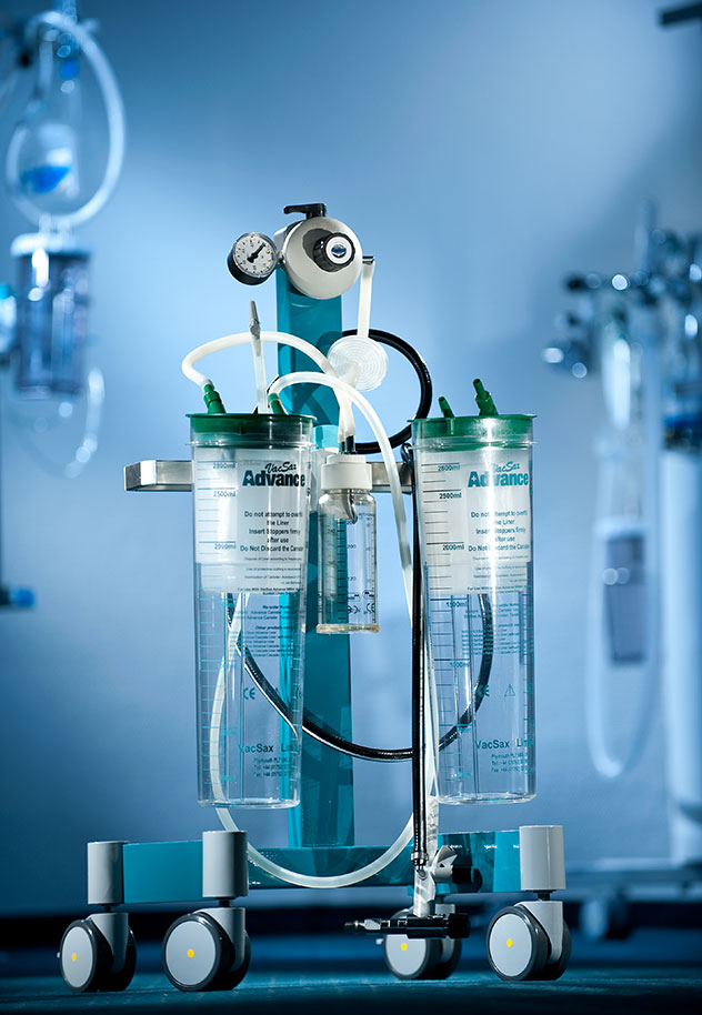 Vertikalna slika aspiratorja na stisnjen zrak